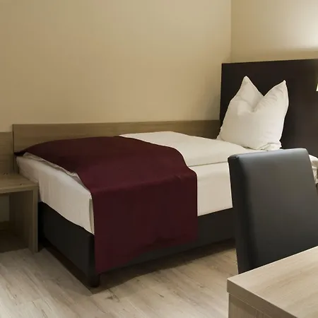 فندق Troll's Brauhaushotel 3*