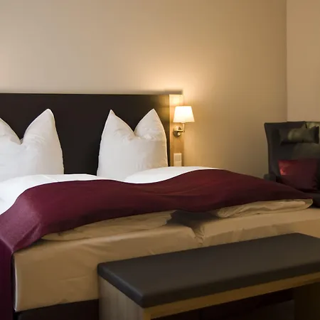 Troll's Brauhaushotel ميدهباخ