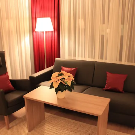 فندق Troll's Brauhaushotel 3*