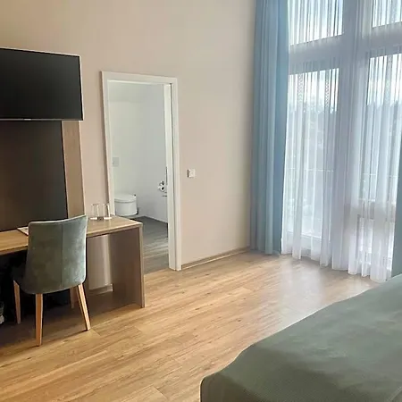 Troll's Brauhaushotel ميدهباخ