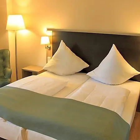 Troll's Brauhaushotel מלון 3*