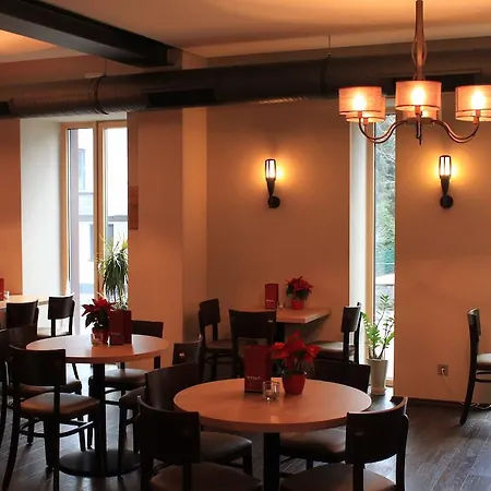 فندق Troll's Brauhaushotel 3*