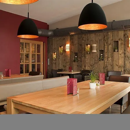 Troll's Brauhaushotel מלון 3*